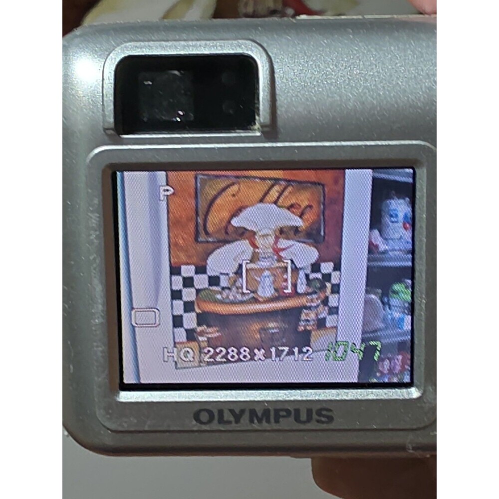 Olympus Camedia D-580 4MP Silver 1.8″ LCD 3x Optical Zoom Compact Digital Camera - Picture 9 of 9